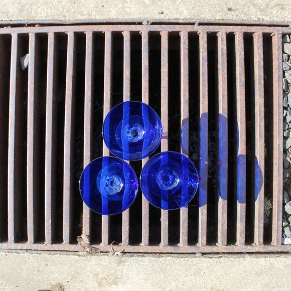 Set of (3) - Cobalt Blue Goblets/ champagne with Clear Stems 5"tall - Picture 5 of 9